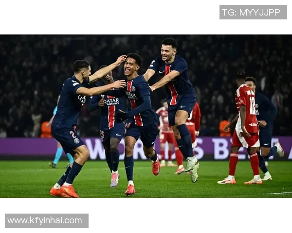 西甲激战巴黎圣日耳曼险胜里昂乌龙球成比赛转折点解析