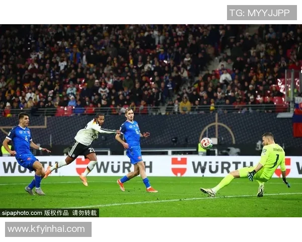 世界杯激战莱比锡与曼联战成平局战术分析揭示关键瞬间与失误