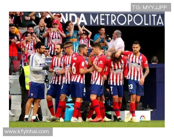 西甲激战：马竞大胜切尔西乌龙球引发争议判罚全场沸腾