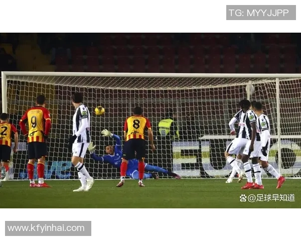 本菲卡友谊赛大胜那不勒斯争议判罚引发全场热议与绝杀瞬间回顾