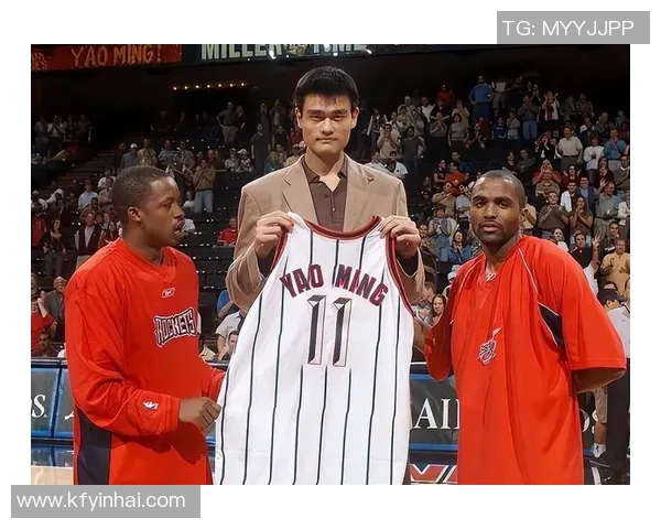 姚明坚持不懈苦练体能展现运动员的毅力与决心 姚明坚持不懈苦练体能展现运动员的毅力与决心