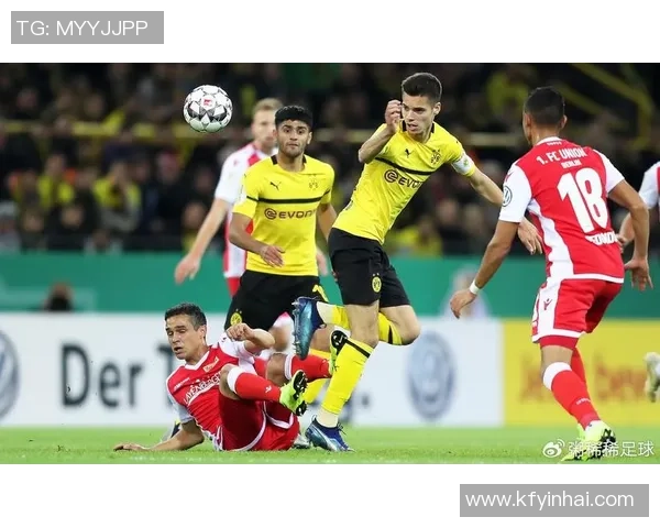 德甲激战:多特蒙德大胜波尔图乌龙球成比赛转折点引发热议 德甲激战:多特蒙德大胜波尔图乌龙球成比赛转折点引发热议