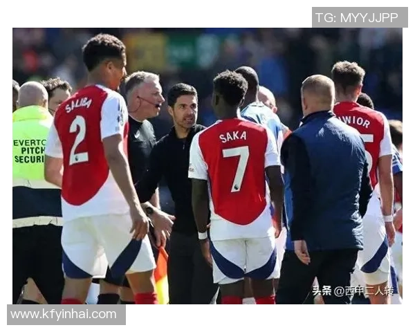 西甲激战阿森纳险胜那不勒斯补时绝杀引发争议判罚全场沸腾