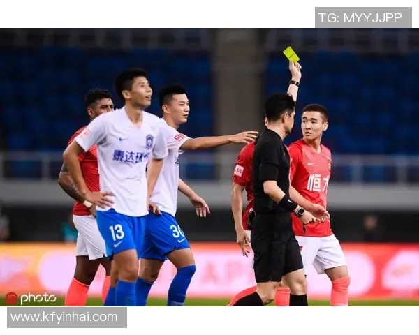 德甲惊现冷门多特蒙德与波尔图战成平局引发全场热议