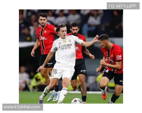 本菲卡逆袭曼联3-0胜利时刻成欧冠历史冷门引发全场狂欢 本菲卡逆袭曼联3-0胜利时刻成欧冠历史冷门引发全场狂欢