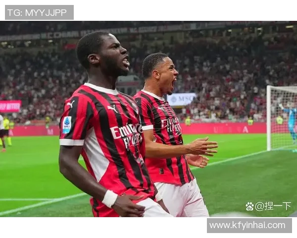 欧冠激战:AC米兰3-2逆转那不勒斯帽子戏法点燃全场激情 欧冠激战:AC米兰3-2逆转那不勒斯帽子戏法点燃全场激情