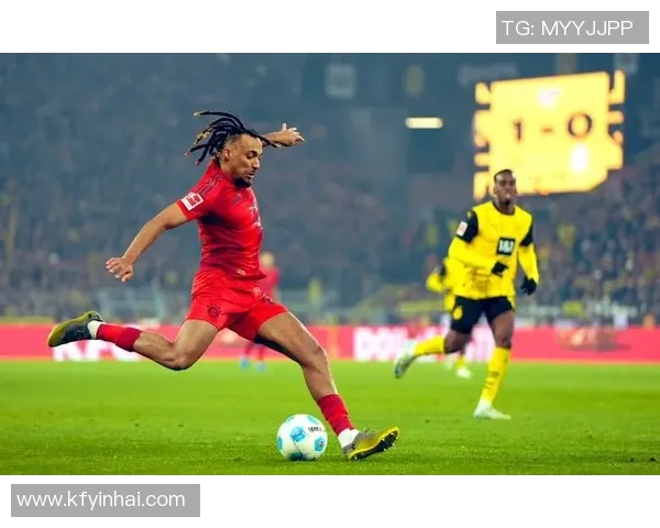 足总杯激战：拜仁与里昂战成平局补时绝平引发全场狂欢