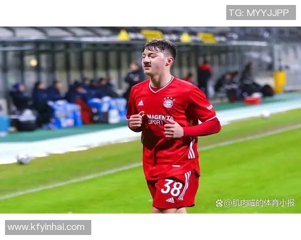 德甲盛宴巴萨狂胜曼联五球神扑引发转会热议